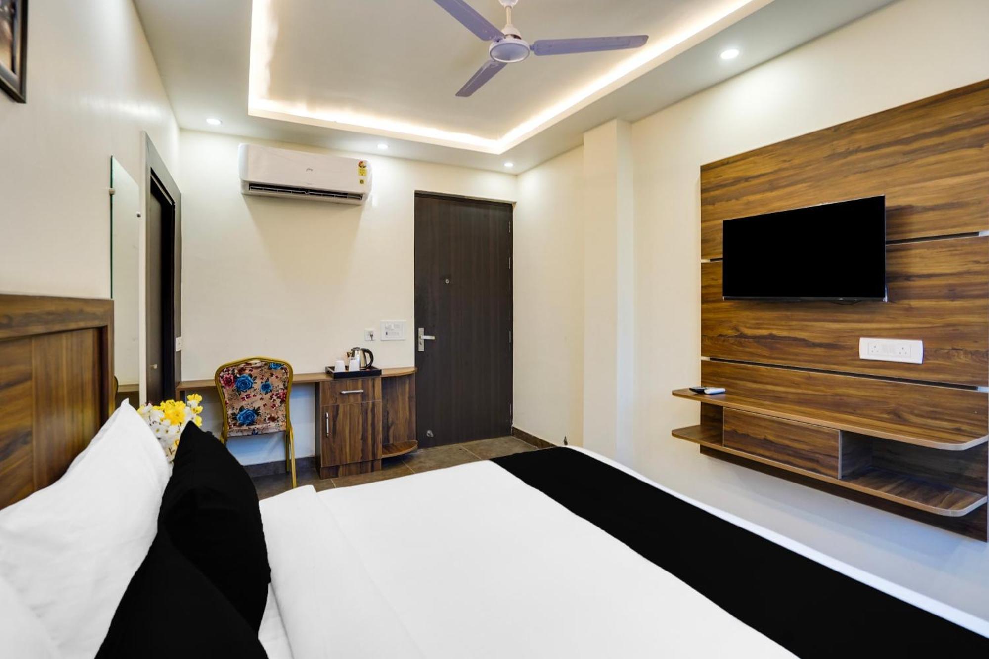 Super Townhouse The Royal Casa Hotel Ghaziabad Ngoại thất bức ảnh
