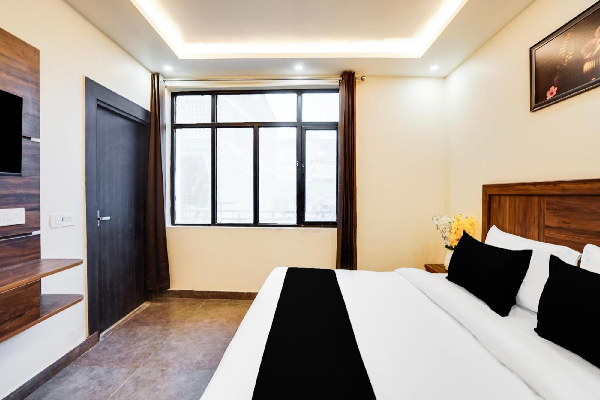 Super Townhouse The Royal Casa Hotel Ghaziabad Ngoại thất bức ảnh