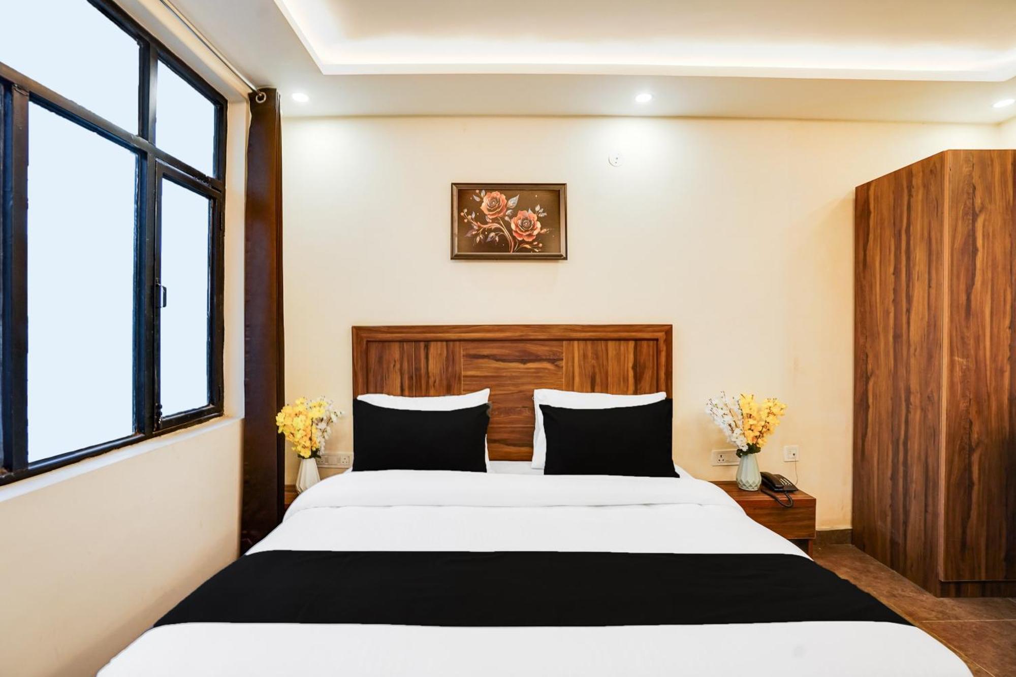 Super Townhouse The Royal Casa Hotel Ghaziabad Ngoại thất bức ảnh