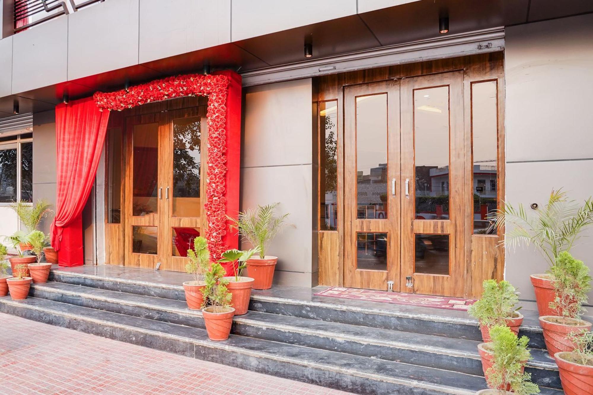 Super Townhouse The Royal Casa Hotel Ghaziabad Ngoại thất bức ảnh