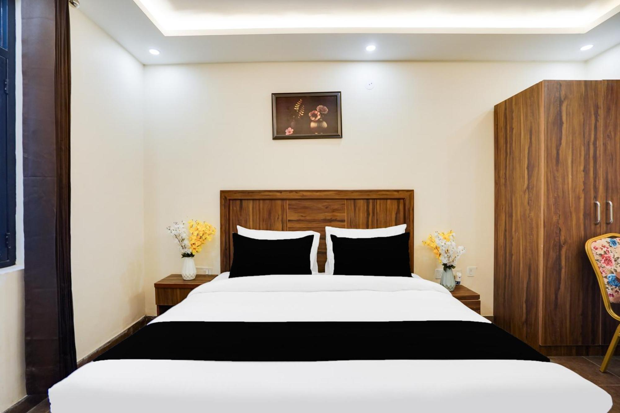 Super Townhouse The Royal Casa Hotel Ghaziabad Ngoại thất bức ảnh