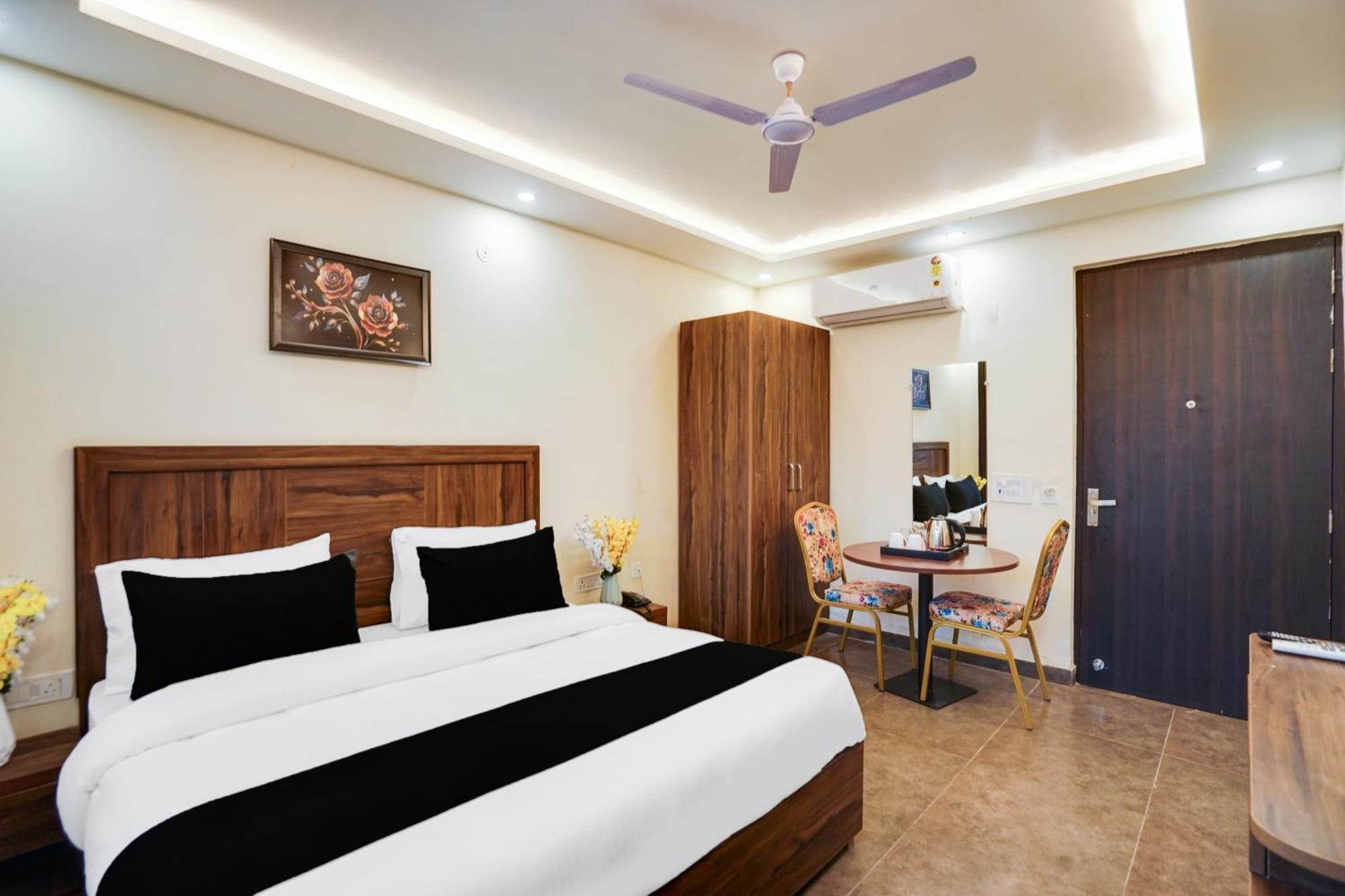 Super Townhouse The Royal Casa Hotel Ghaziabad Ngoại thất bức ảnh