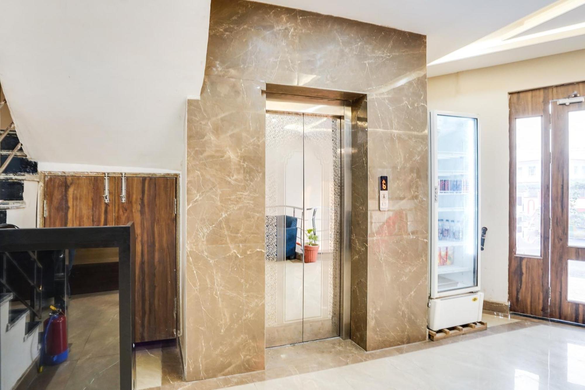 Super Townhouse The Royal Casa Hotel Ghaziabad Ngoại thất bức ảnh