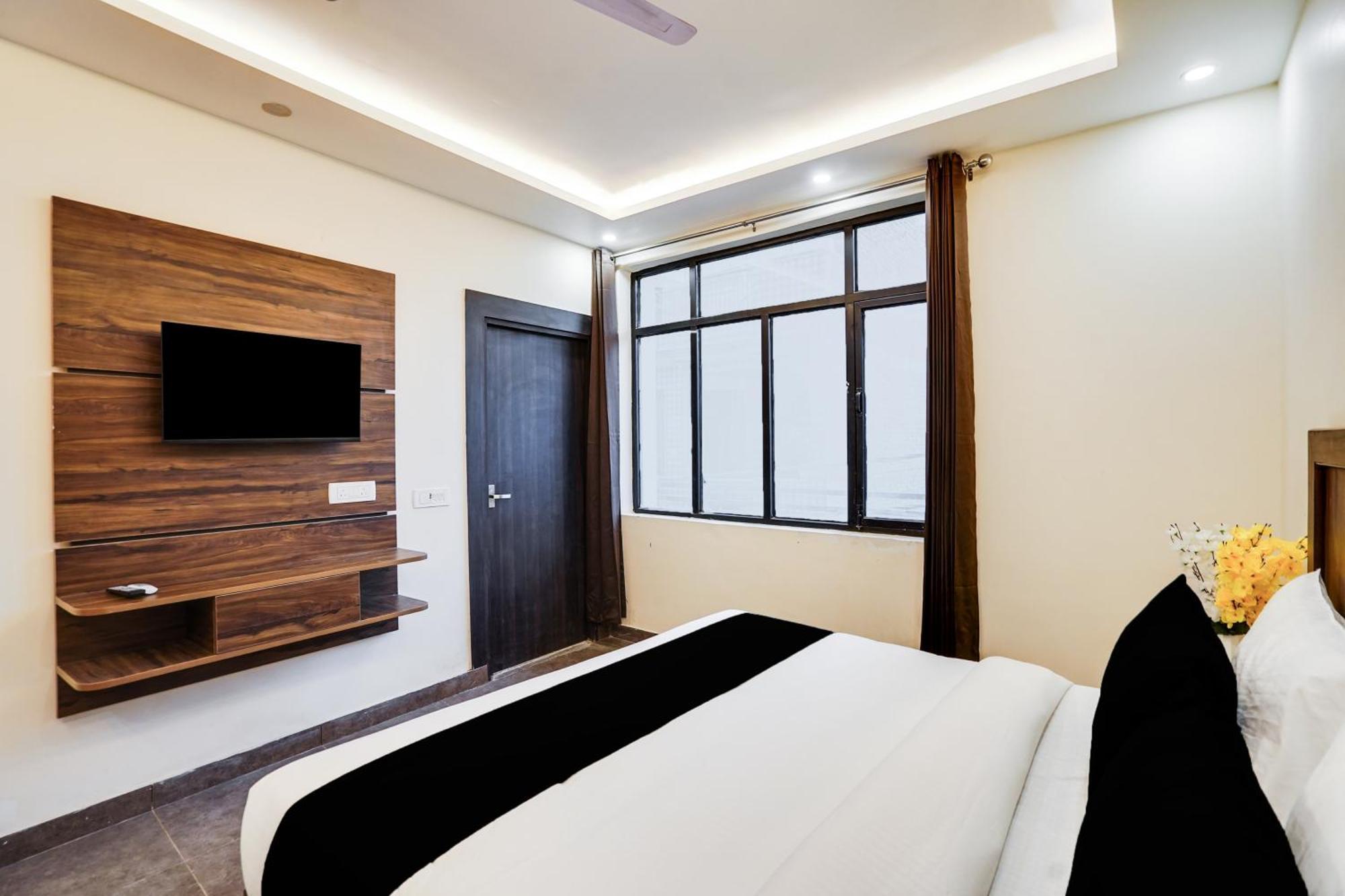Super Townhouse The Royal Casa Hotel Ghaziabad Ngoại thất bức ảnh
