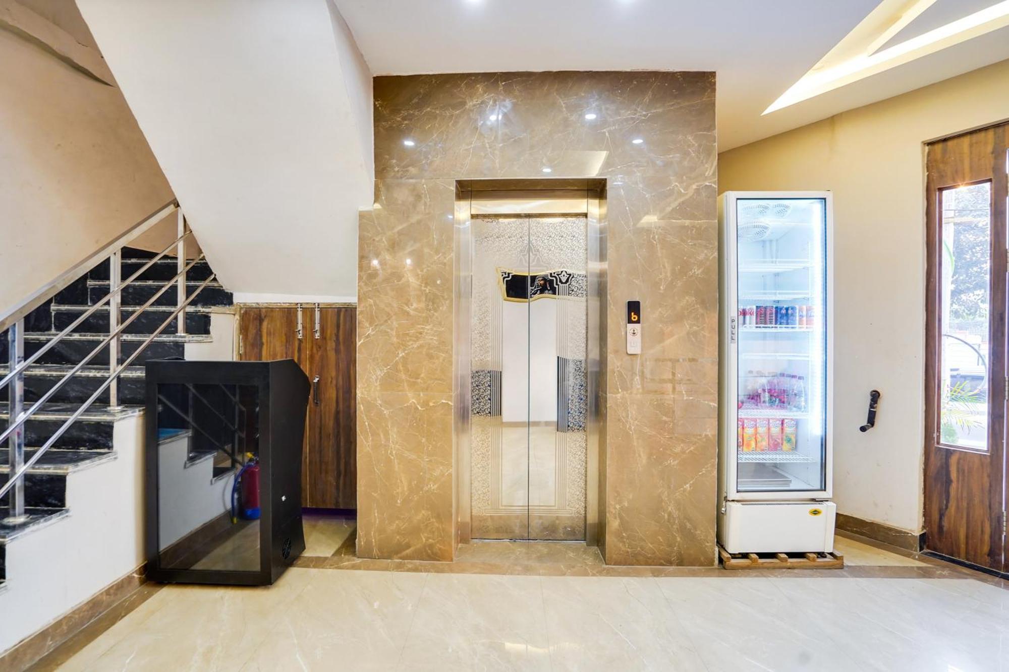 Super Townhouse The Royal Casa Hotel Ghaziabad Ngoại thất bức ảnh