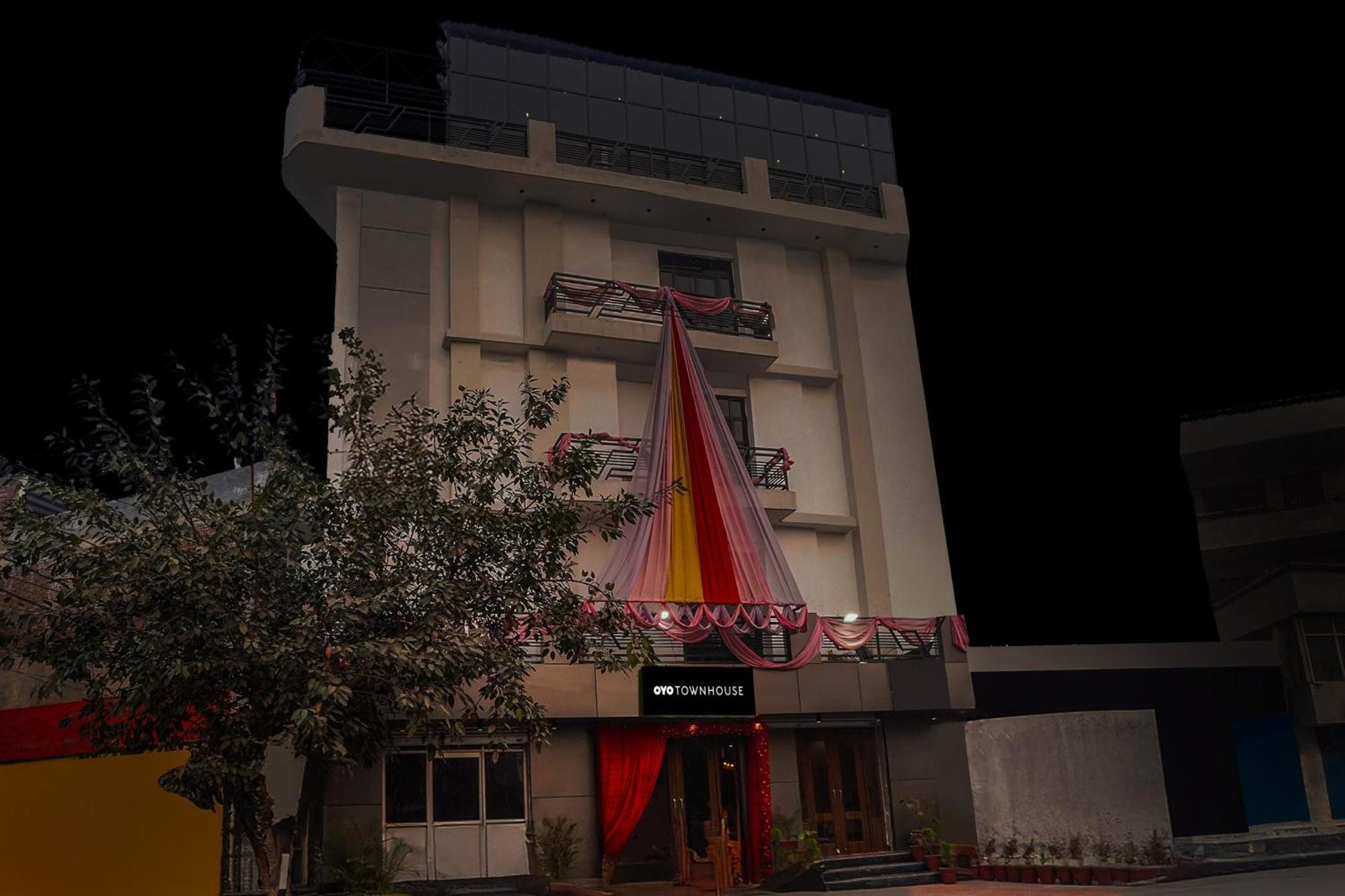 Super Townhouse The Royal Casa Hotel Ghaziabad Ngoại thất bức ảnh